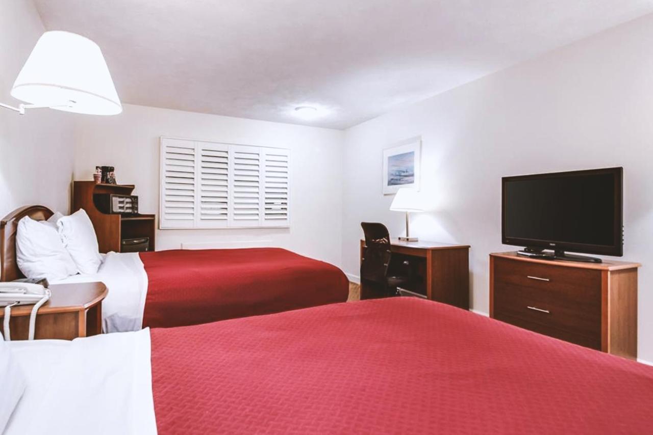 Sky-Palace Inn & Suites Mccook Exteriör bild